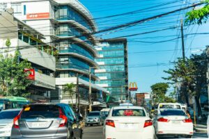 a city street filled with lots of traffic